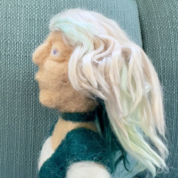 Wool Felted Doll OOAK Trendy Old Woman Poseable Handmade Needlework Art Piece - Picture 15 of 16